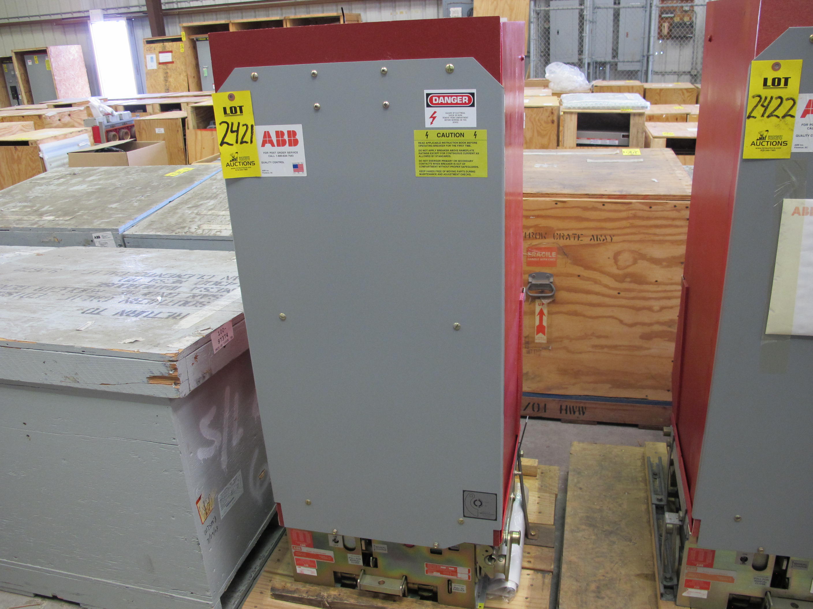 BREAKER, CIRCUIT TYPE, 1.2K AMP RATING, 4.16K VOLT RATING, 3 POLE. TYPE 5HK-350-1200. COMPLETE PART NUMBER C-35231-777-03(00)(34)(48) (W-44) LOADING & HANDLING FEE $15-